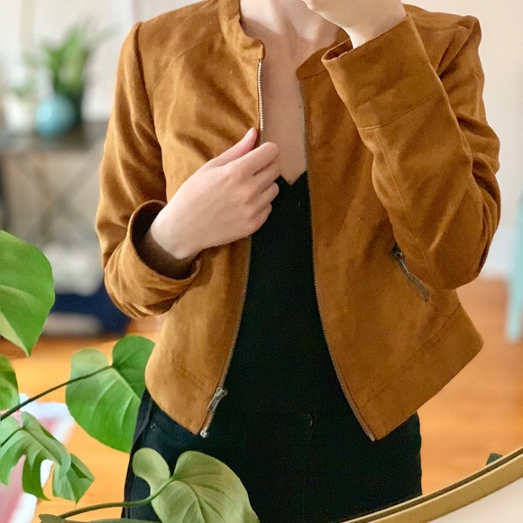 ⚡️⬇️⚡️BCBGeneration Suede Crop Jacket - Picture 3 of 6